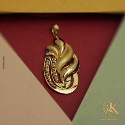 قلادة ذهبية - لواحة
